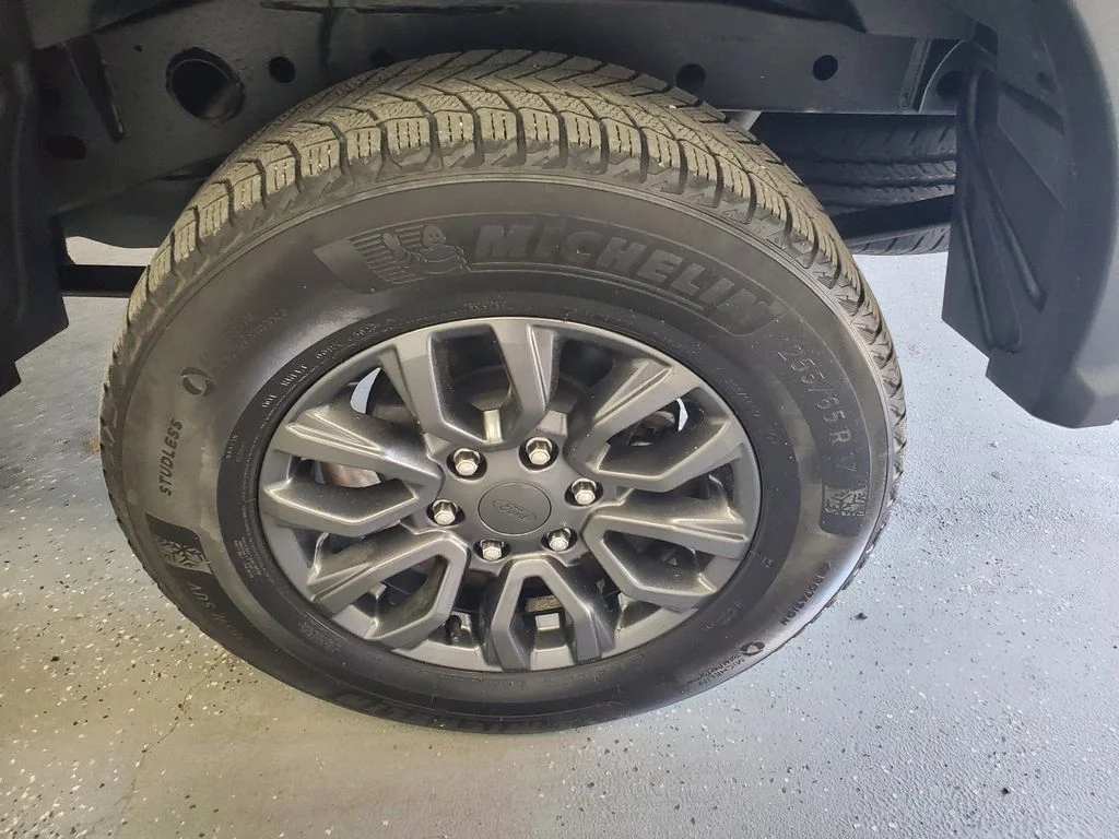 Used 2023 Black Ford XLT image 27