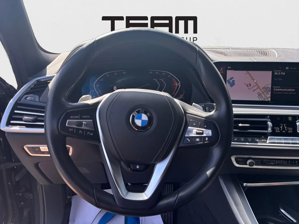 Used 2022 Gray BMW xDrive40i image 18