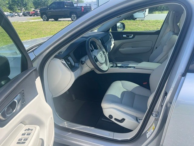 Used 2024 Silver Volvo Core Dark Theme image 9