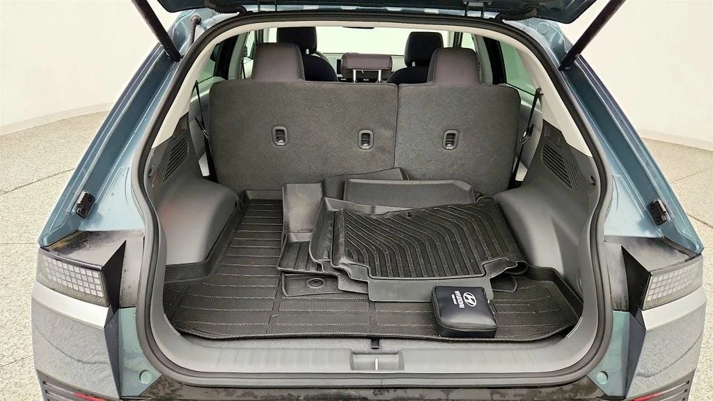 Used 2024 Digital Teal Hyundai SEL RWD image 22