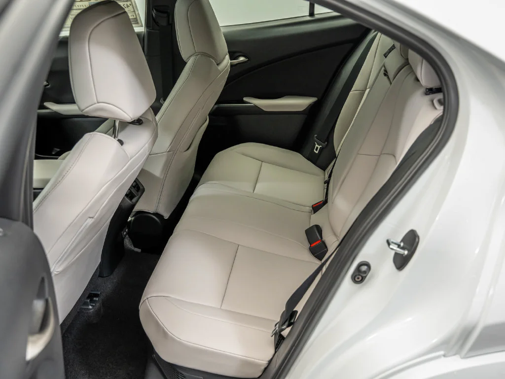 New 2026 Ultra White with Obsidian roof Lexus F SPORT DESIGN AWD image 41