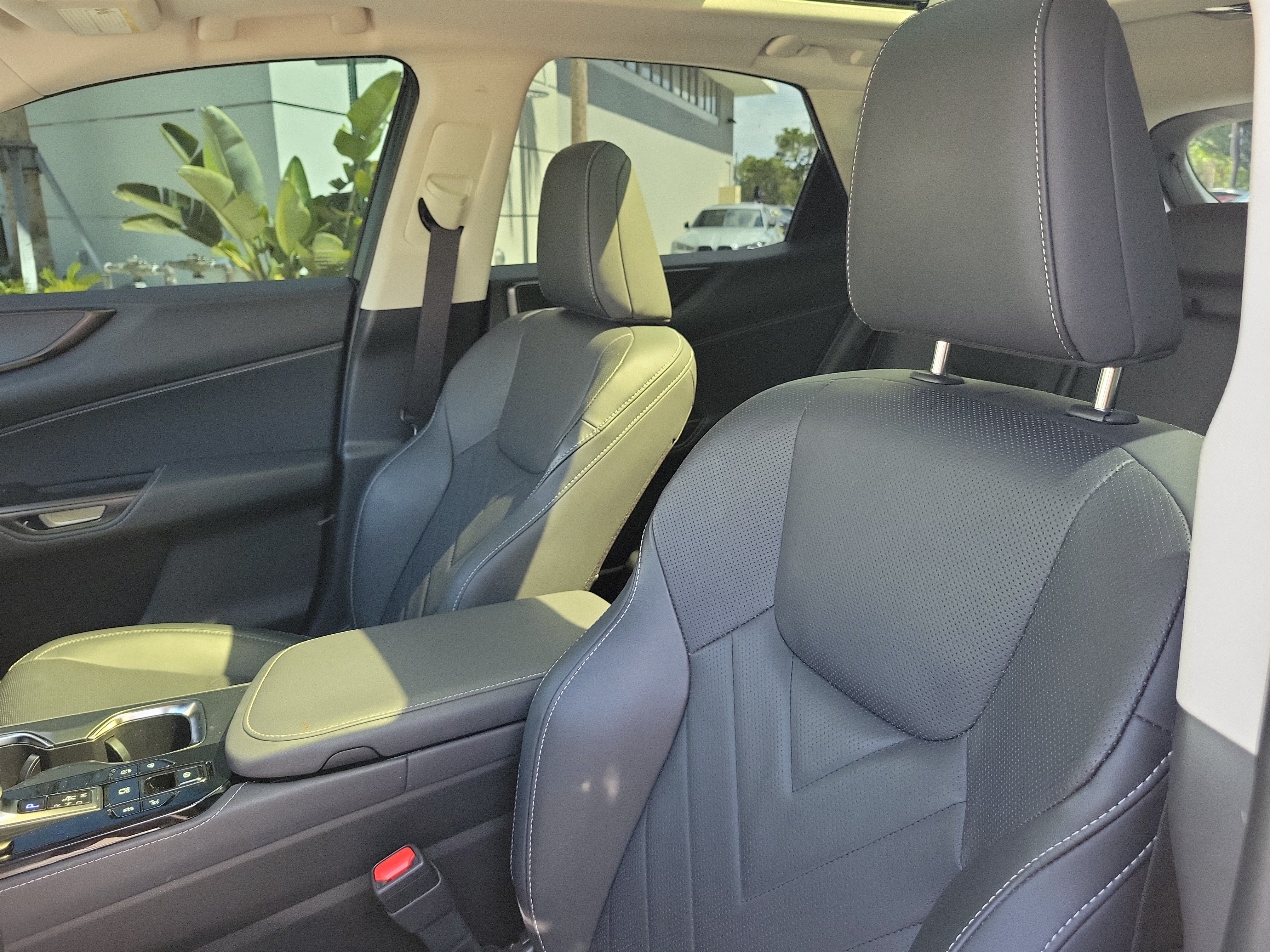 Used 2024 Silver Lexus 350 Luxury image 19