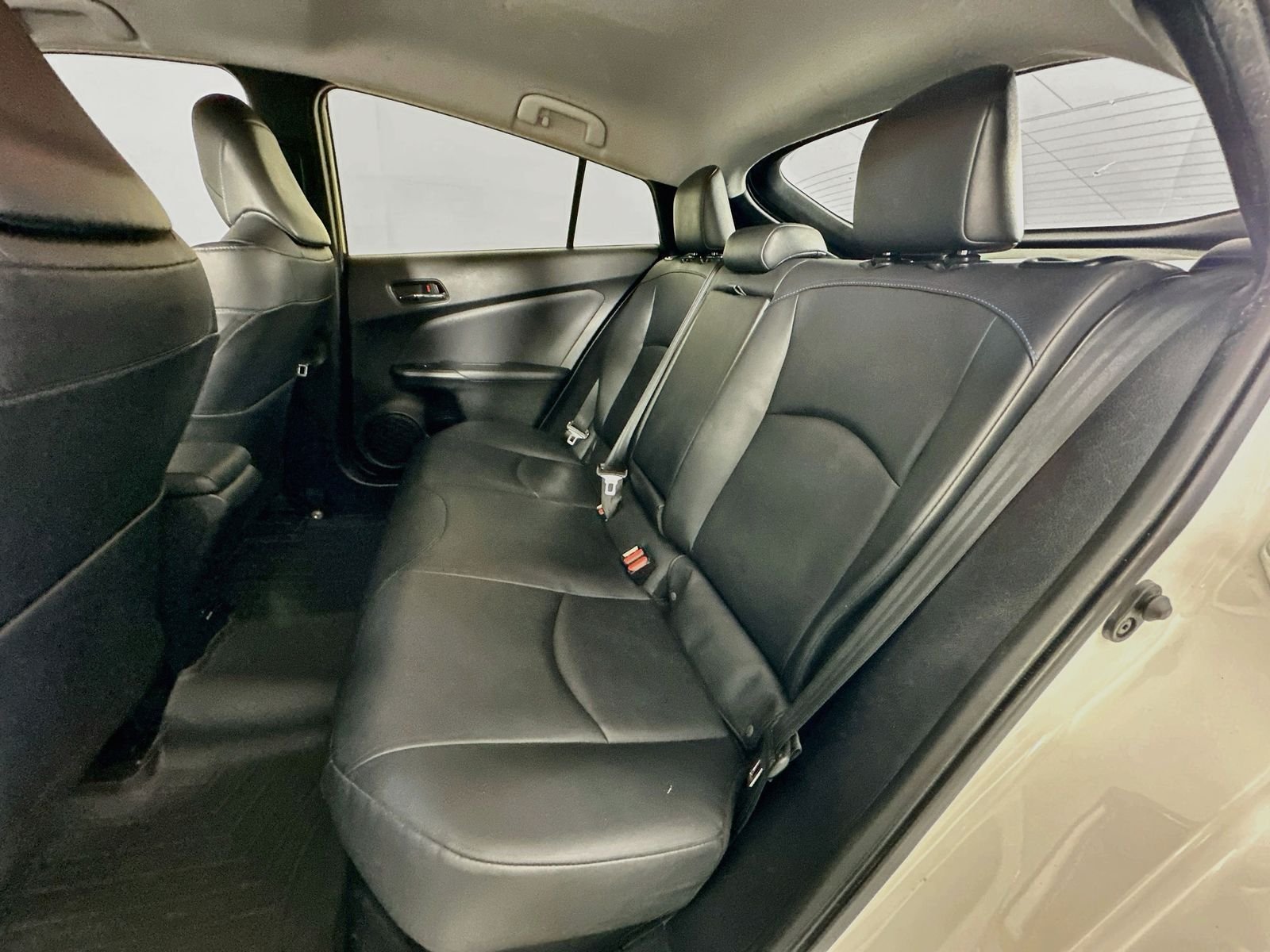 Used 2016 Blizzard Pearl Toyota Four Touring image 24
