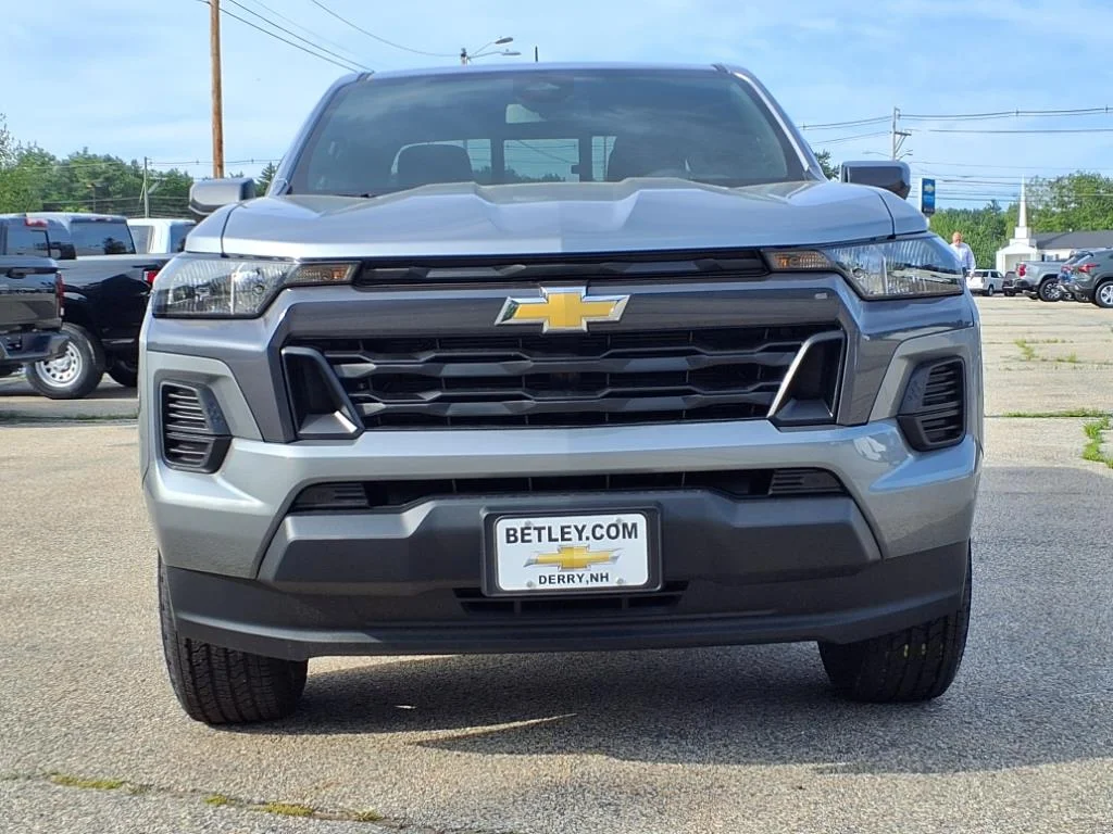 2025 Chevrolet Colorado LT - Photo 8