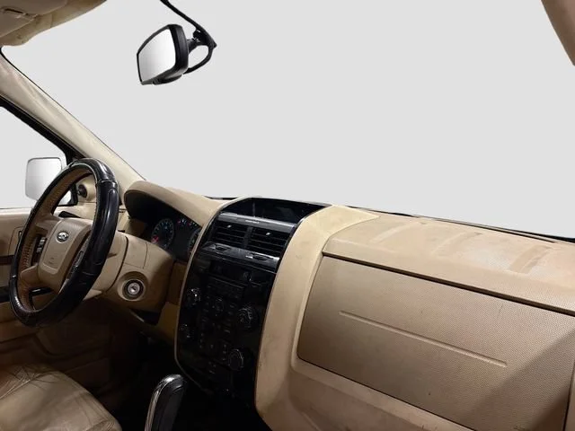 Used 2011  Ford Limited image 13