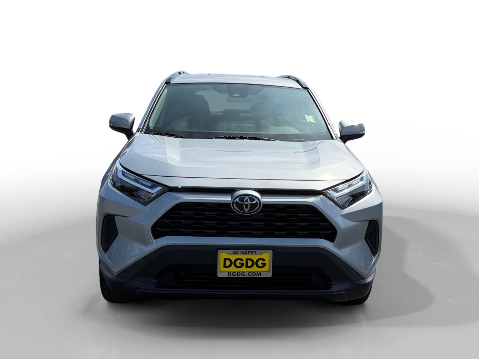 Used 2025 Silver Sky Metallic Toyota XLE image 8