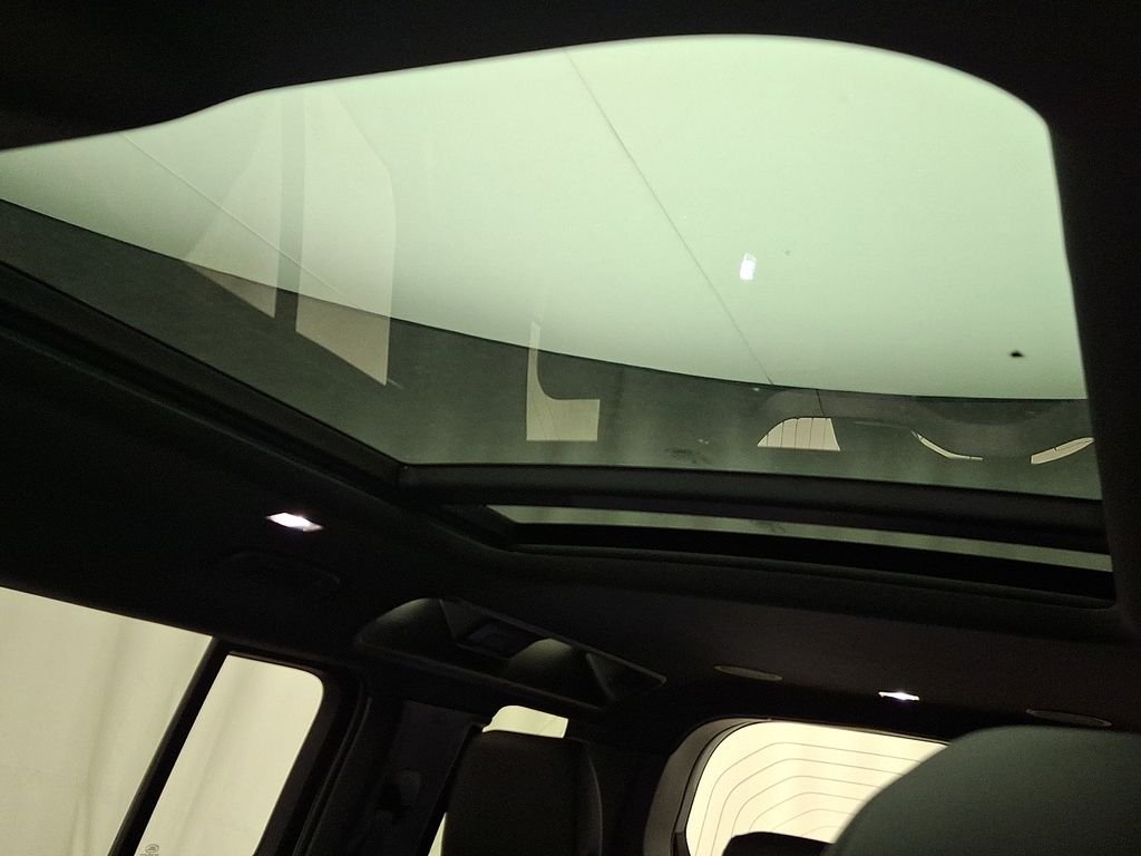 New 2026 Fuji White Land Rover X-Dynamic SE image 10