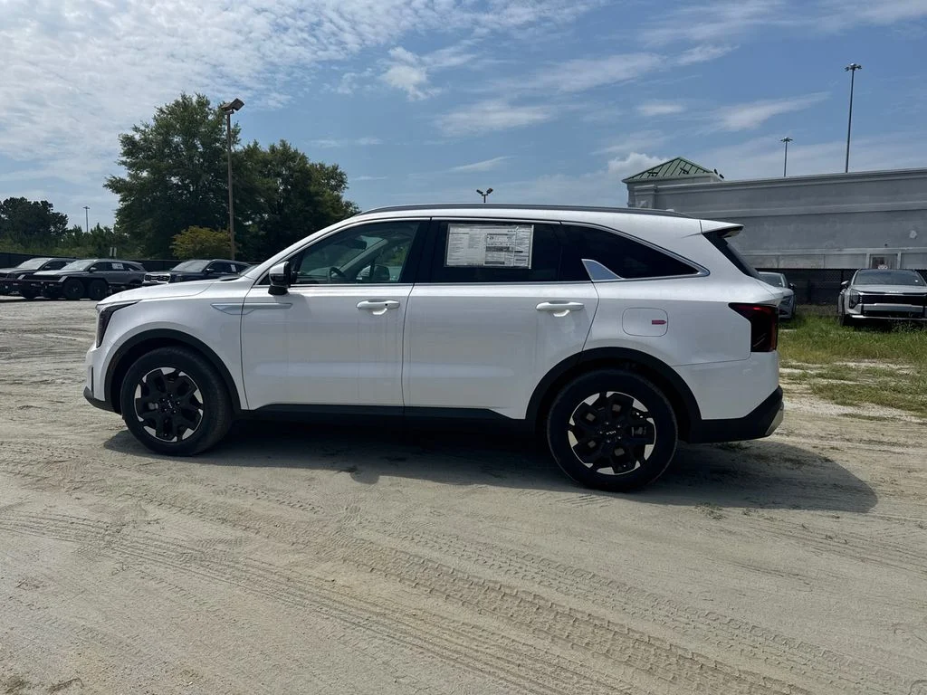 2025 Kia Sorento S - Photo 6