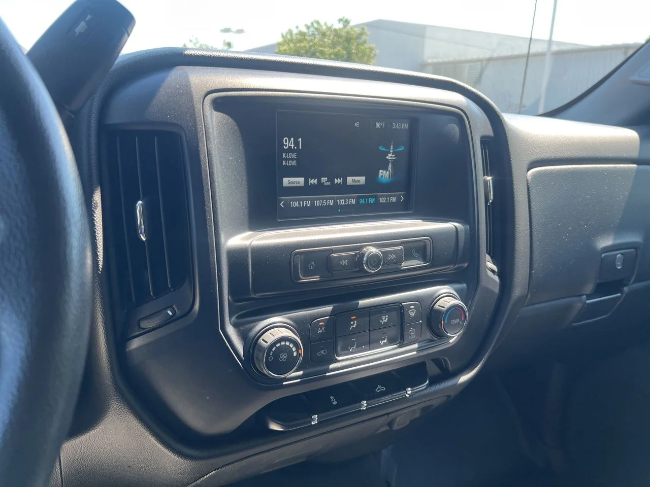 Used 2018 Red Chevrolet Custom image 29