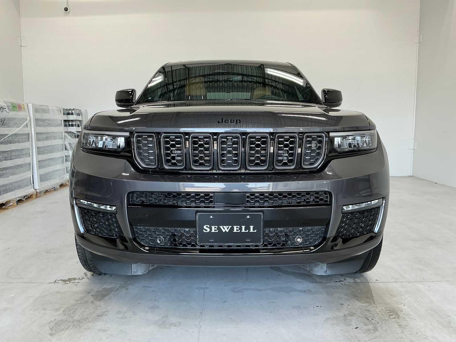 Used 2024 Baltic Gray Metallic Clearcoat Jeep Summit image 2