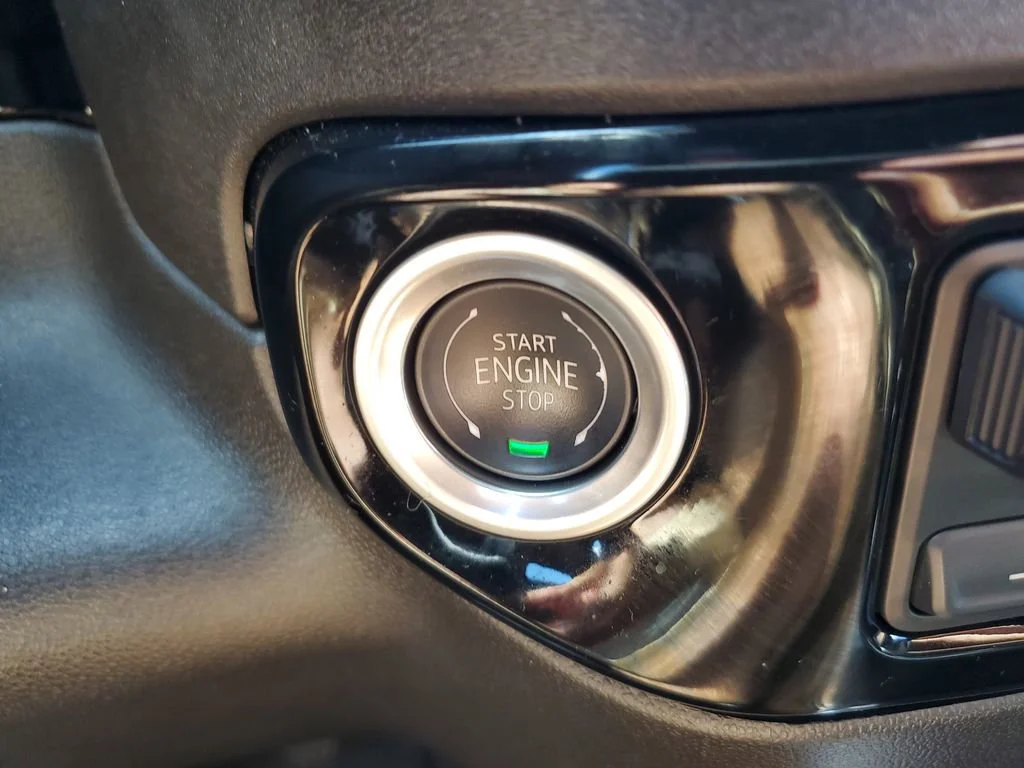 Used 2024 Iridescent Pearl Tricoat Chevrolet High Country image 24
