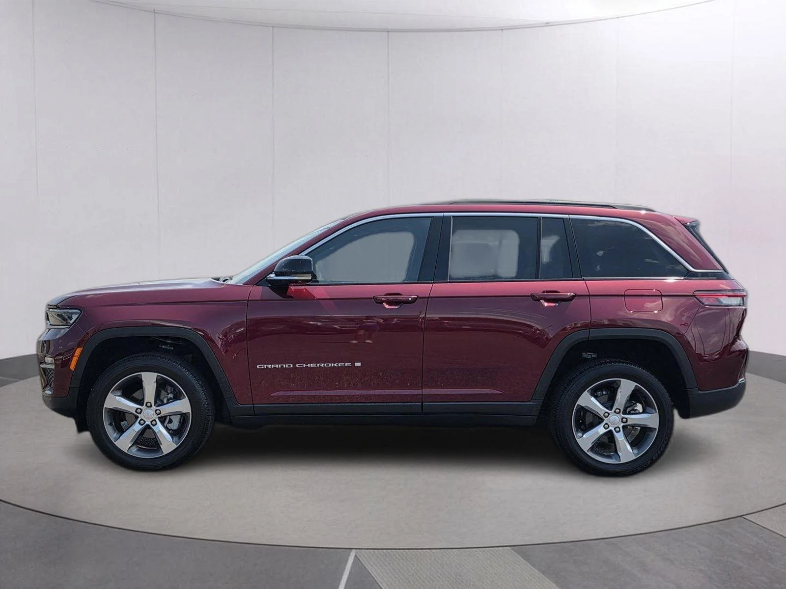 Used 2025 Velvet Red Pearlcoat Jeep Limited image 8