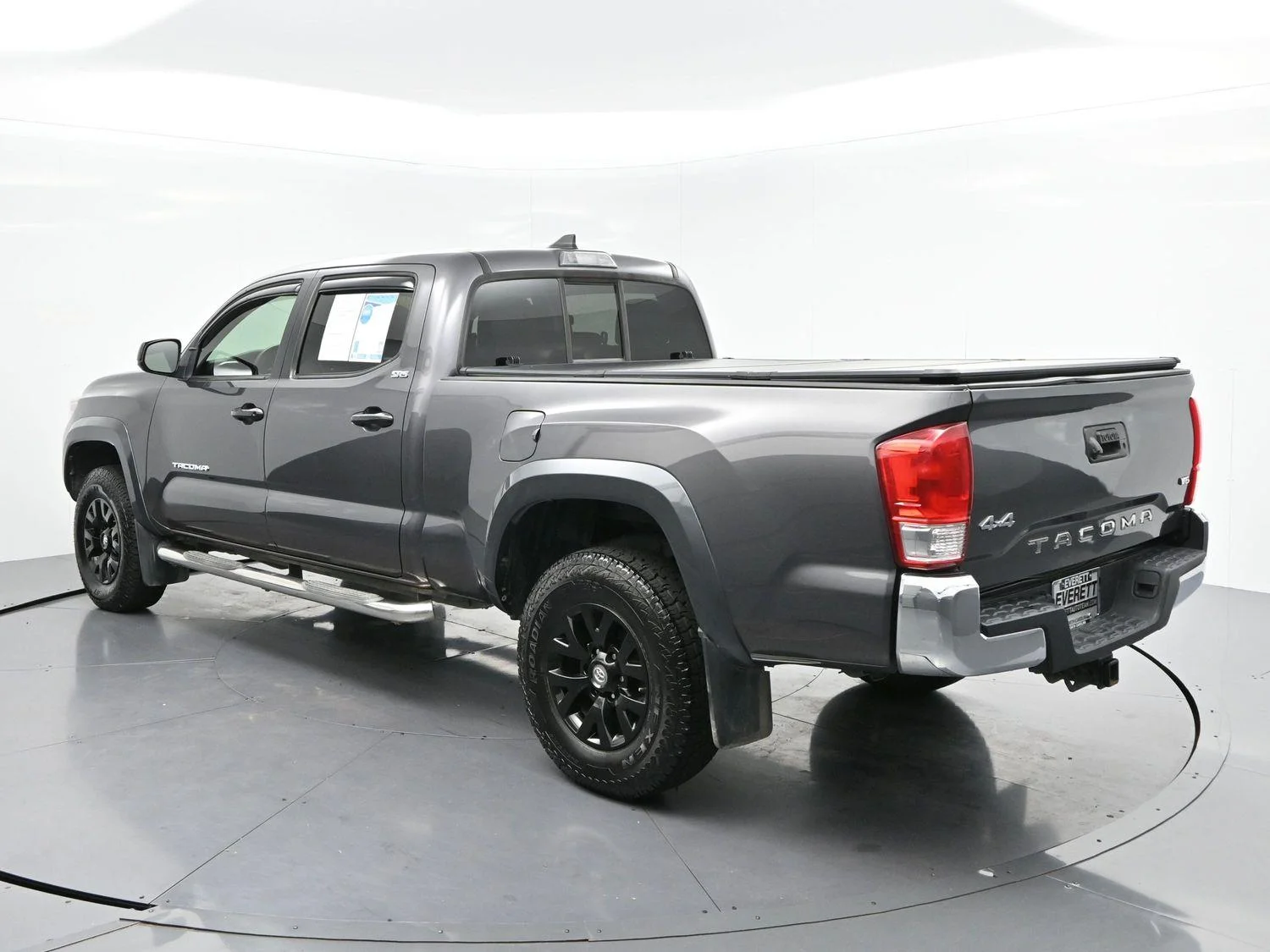 Used 2017 Magnetite Gray Metallic Toyota SR5 image 5