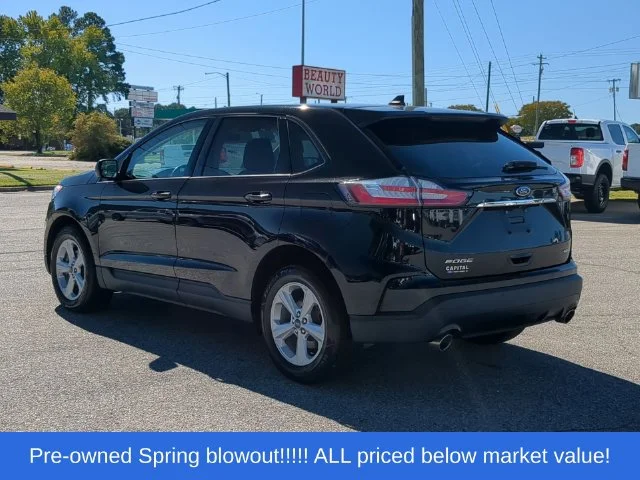 Used 2020 Black Ford SE image 11