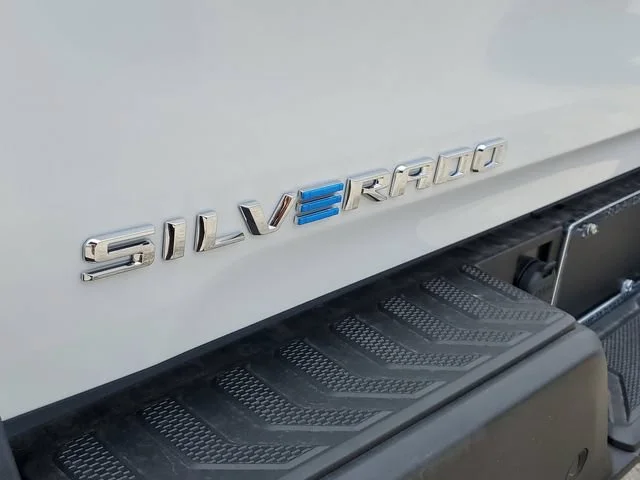 New 2026 Summit White Chevrolet LT - Extended Range image 9