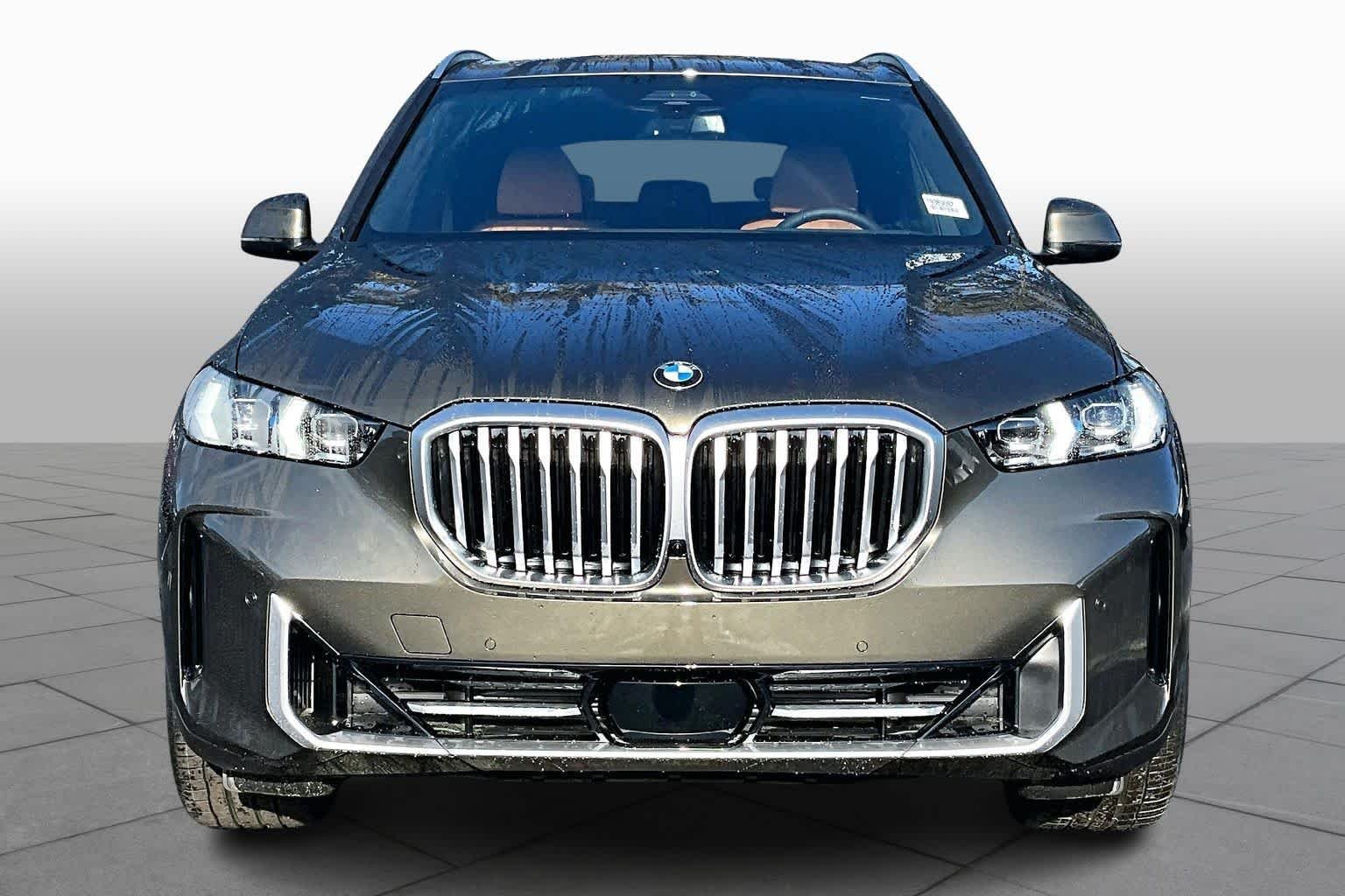 New 2026 Manhattan Green Metallic BMW xDrive40i image 3