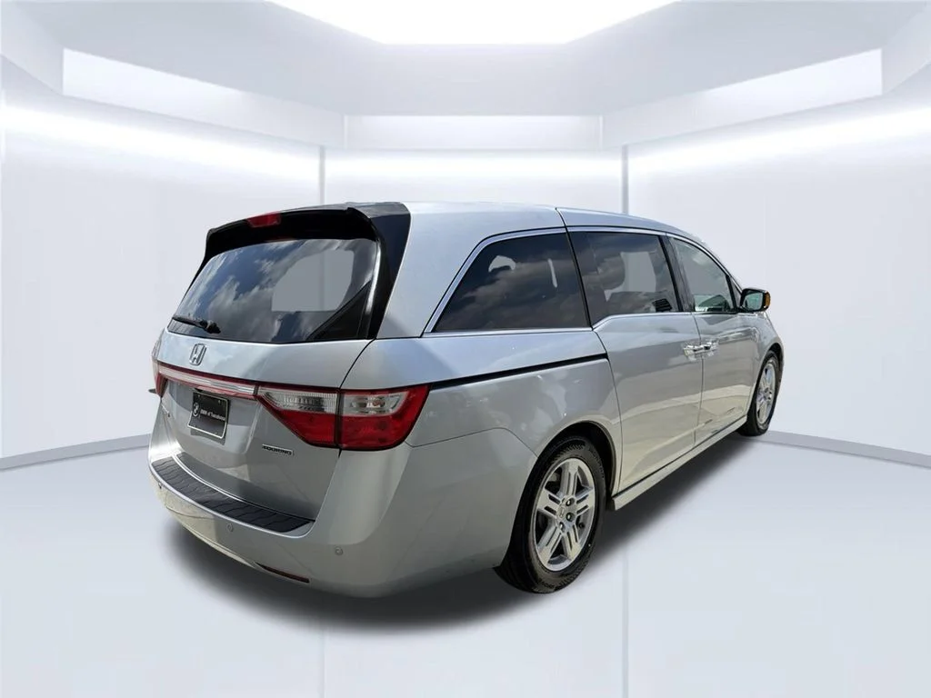 Used 2013 Silver Honda Touring image 6