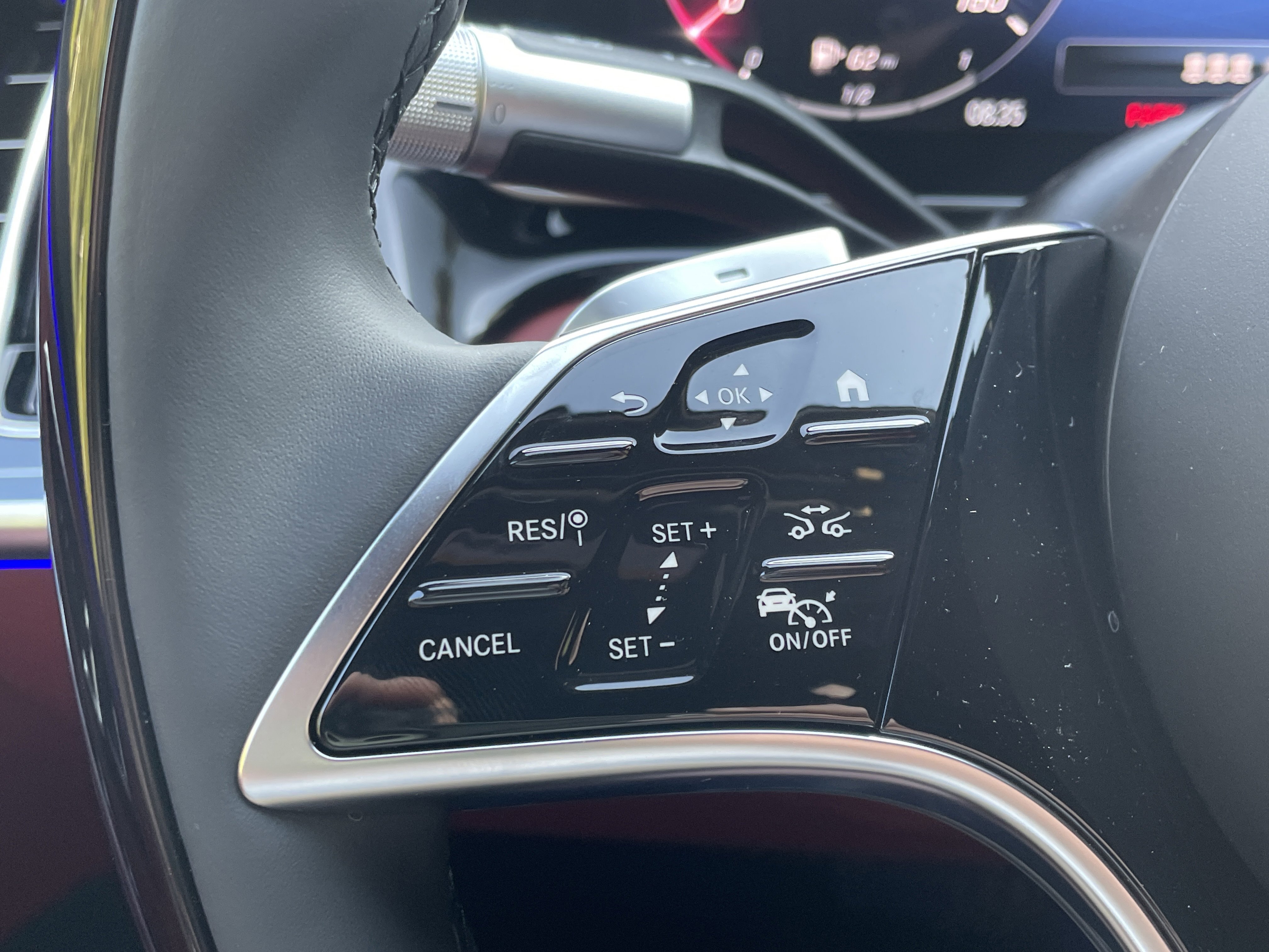 New 2026 MANUFAKTUR Signature Graphite Metallic Mercedes-Benz S 580 4MATIC® Sedan image 24