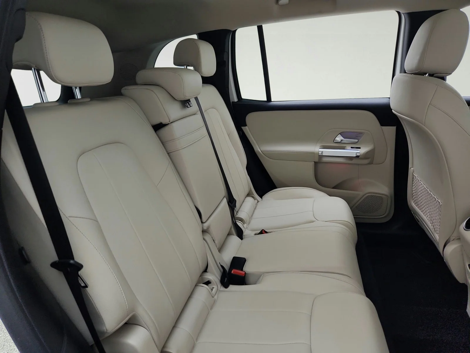 Certified Used 2023 Polar White Mercedes-Benz GLB 250 image 31
