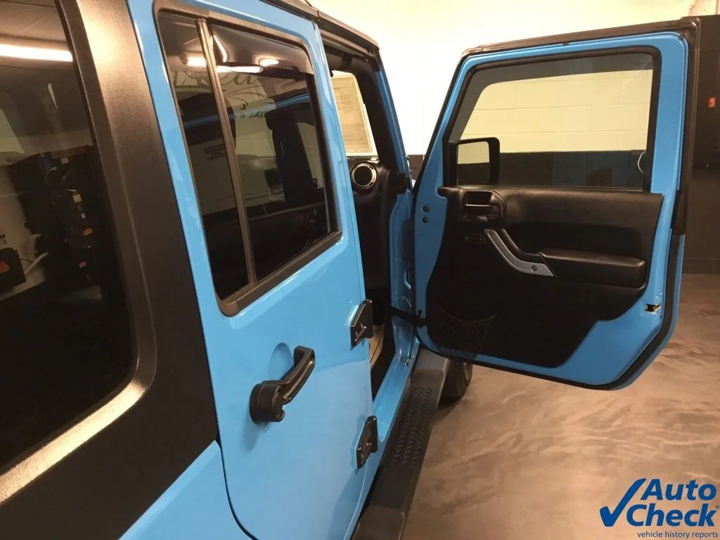 Used 2018 Blue Jeep Unlimited Sahara image 41