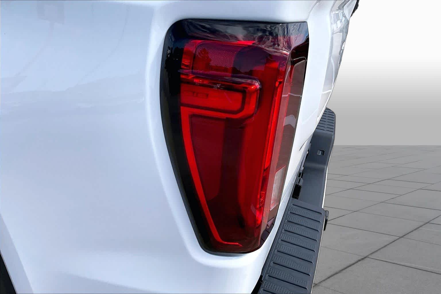 Used 2026 Summit White GMC AT4 image 28