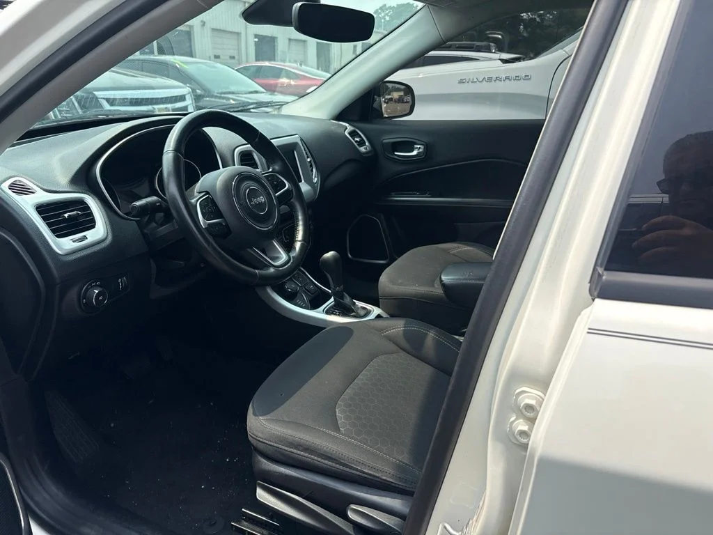Used 2019 White Jeep Sport image 13