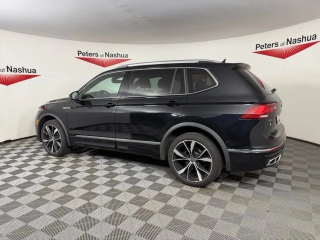Used 2022 Black Volkswagen 2.0T SEL R-Line image 5