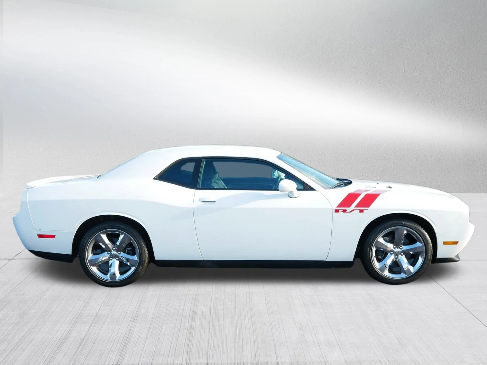 Used 2013 Bright White Dodge R/T image 8