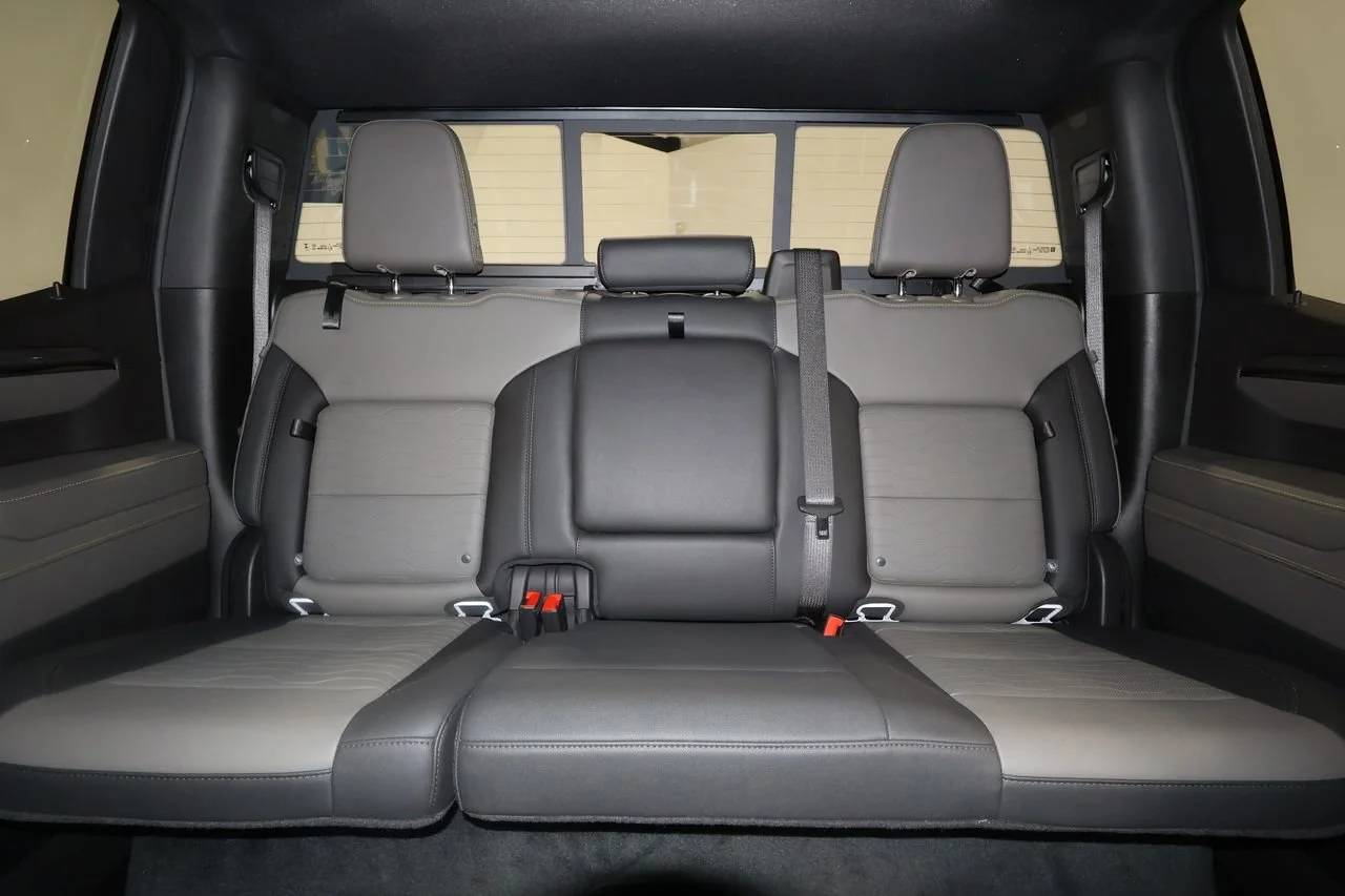 2024 Chevrolet Silverado 1500 ZR2 - Photo 32