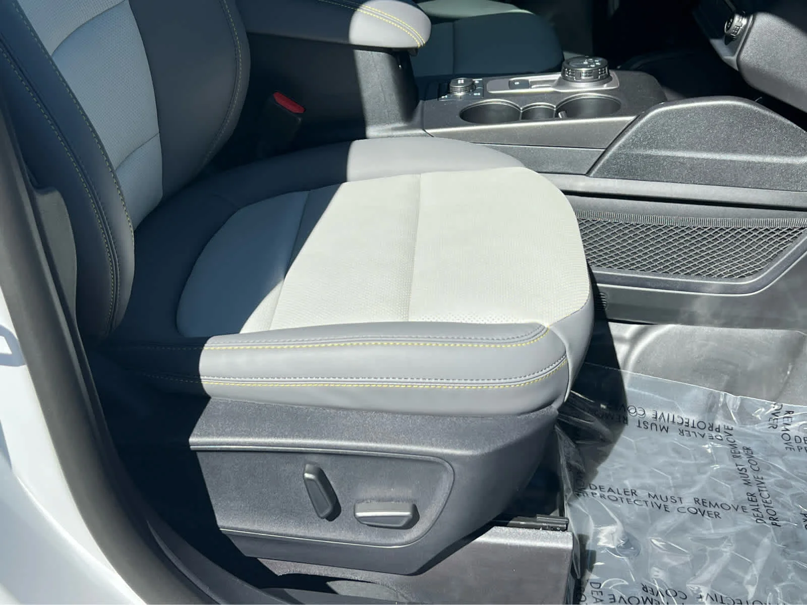 New 2026 Oxford White Ford Badlands® image 15