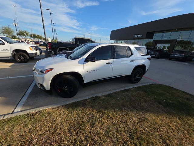 Used 2019 Iridescent Pearl Tricoat Chevrolet Premier image 3