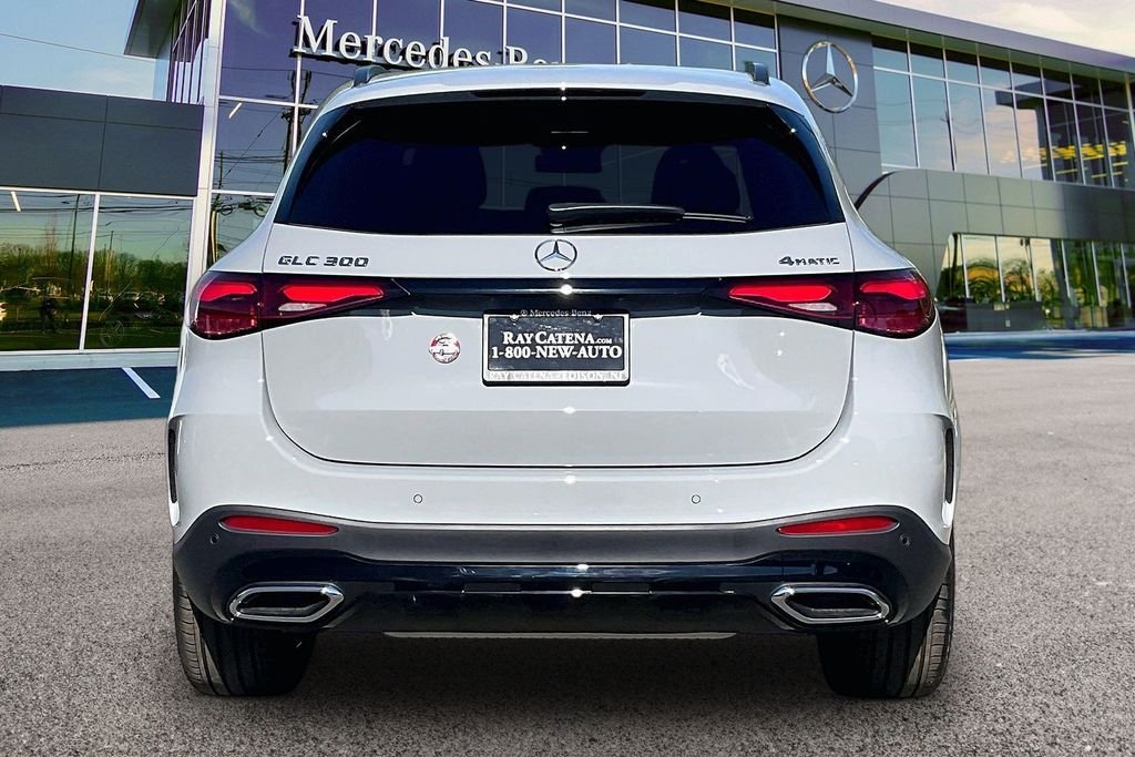 Used 2026 Gray Mercedes-Benz GLC 300 image 4