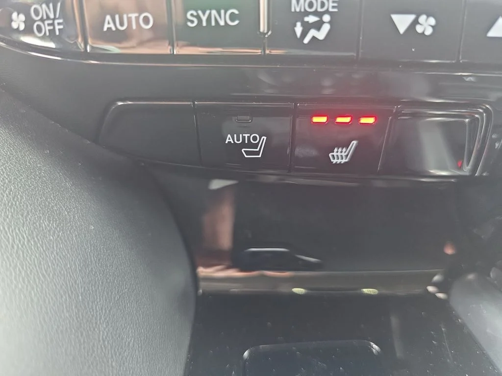 Certified Used 2023 Liquid Carbon Metallic Acura Technology image 19