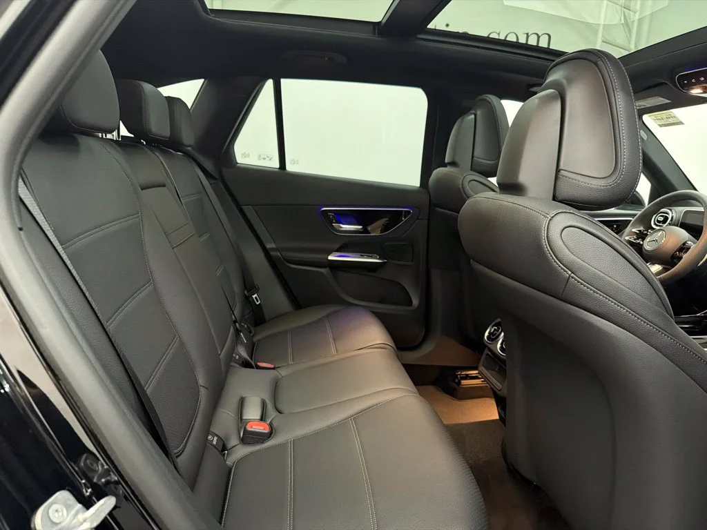 New 2027 Black Mercedes-Benz GLC 300 image 27