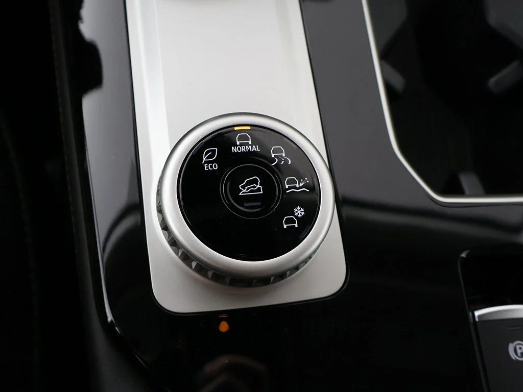 2025 Mitsubishi Outlander SE - Photo 54