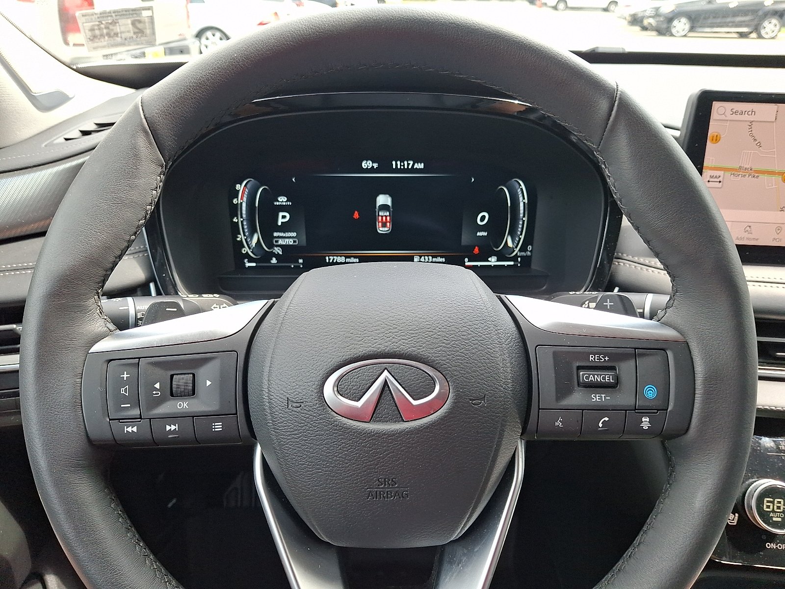 Used 2025 Graphite Shadow INFINITI LUXE AWD image 20