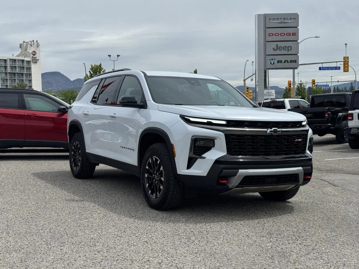 Used 2026 White Chevrolet Z71 image 4