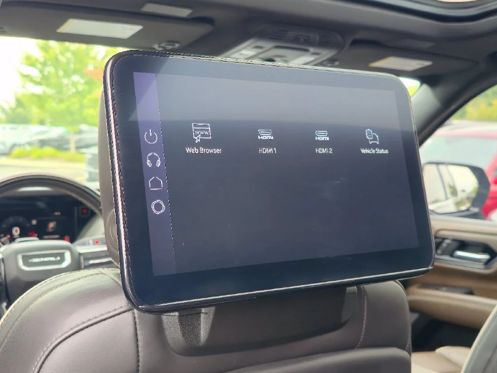 2025 GMC Yukon Denali Ultimate - Photo 23