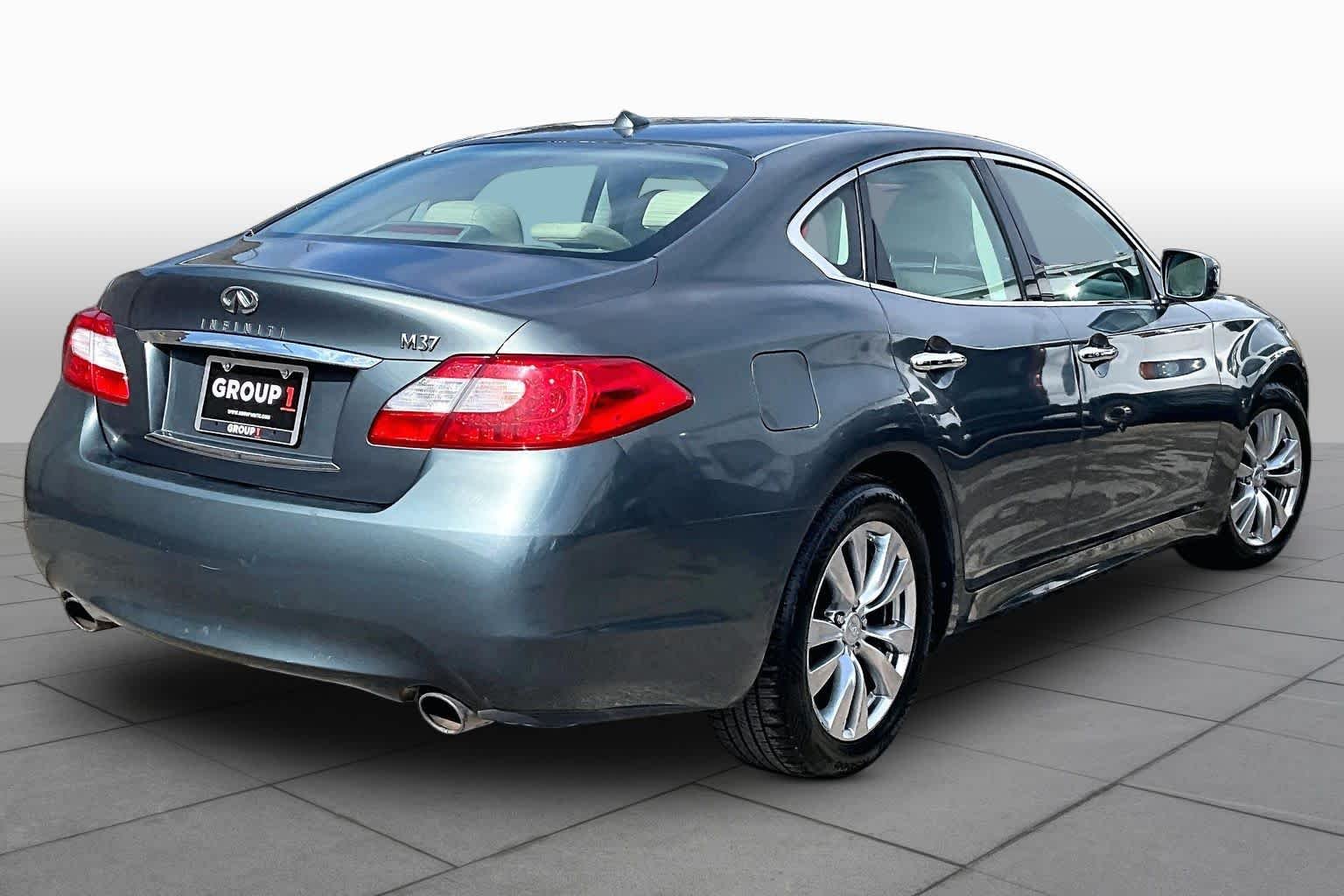 Pre-Owned 2012 INFINITI M37