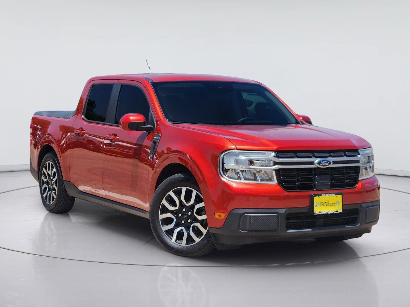 Used 2022 Hot Pepper Red Metallic Tinted Clearcoat Ford LARIAT image 1