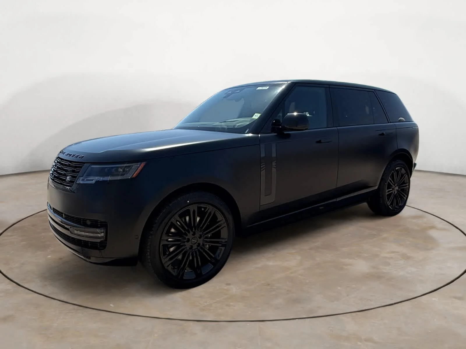 2026 Land Rover Range Rover 3.0 SE LWB 7's photo