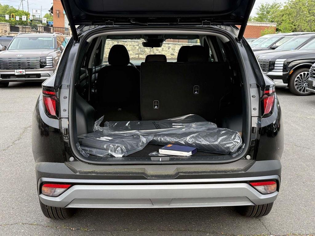 New 2026 Phantom Black Hyundai SEL AWD image 31