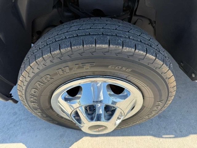 Used 2012 Quicksilver Metallic GMC SLE image 10