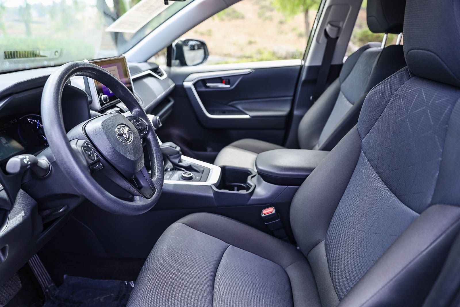 Certified Used 2025 MAGNETIC GRAY MET. Toyota XLE image 18