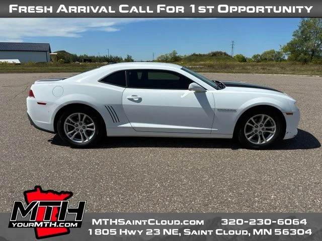 Used 2014 White Chevrolet 1LS image 1