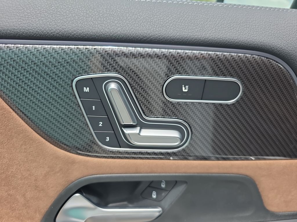 New 2026 White Mercedes-Benz GLA 250 image 11