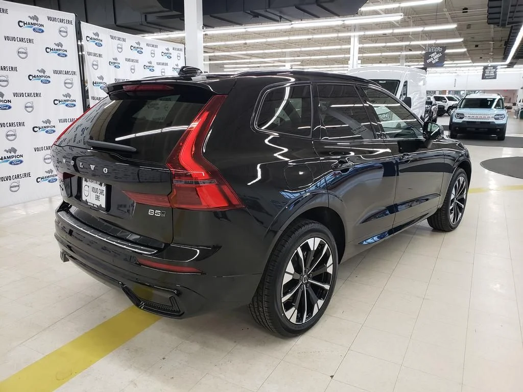 New 2026 Onyx Black Volvo Plus image 8
