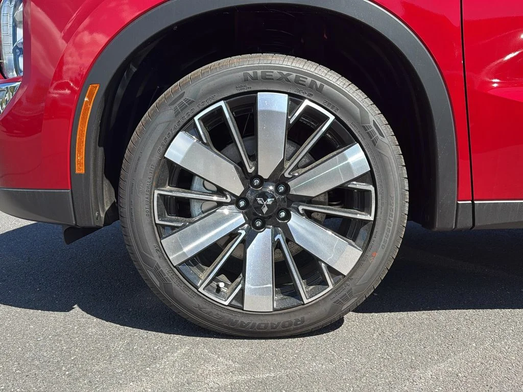 New 2026 Red Diamond Mitsubishi LE image 31