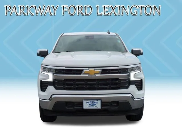 Used 2022 White Chevrolet LT image 2