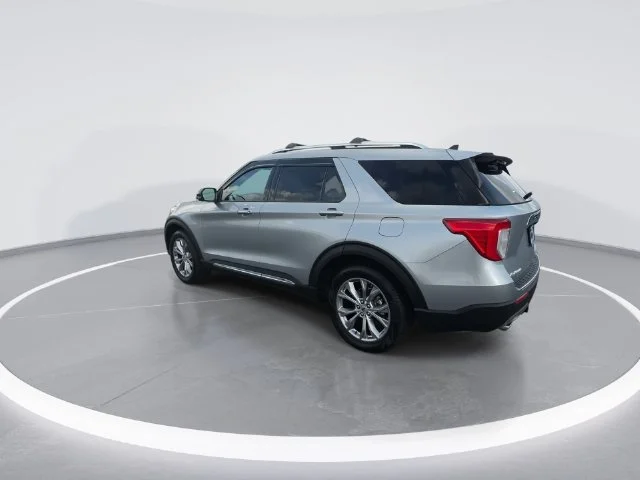 Used 2023 Silver Ford Limited image 6